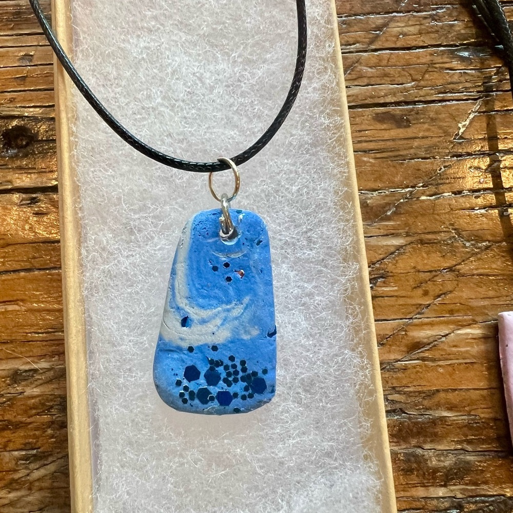 Blue and White Artistic Necklace with Translucent Pendants